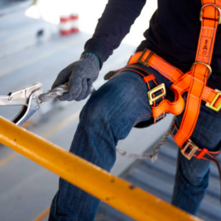 Expert Working at Heights Training: Essential for Workplace Safety in Ontario